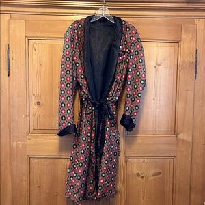 Vintage 40s 50s Men's Patterned Smoking Robe Black and Red Satin Lined